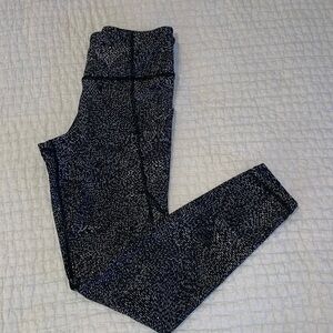 Athleta salutation stash pocket tight, size small